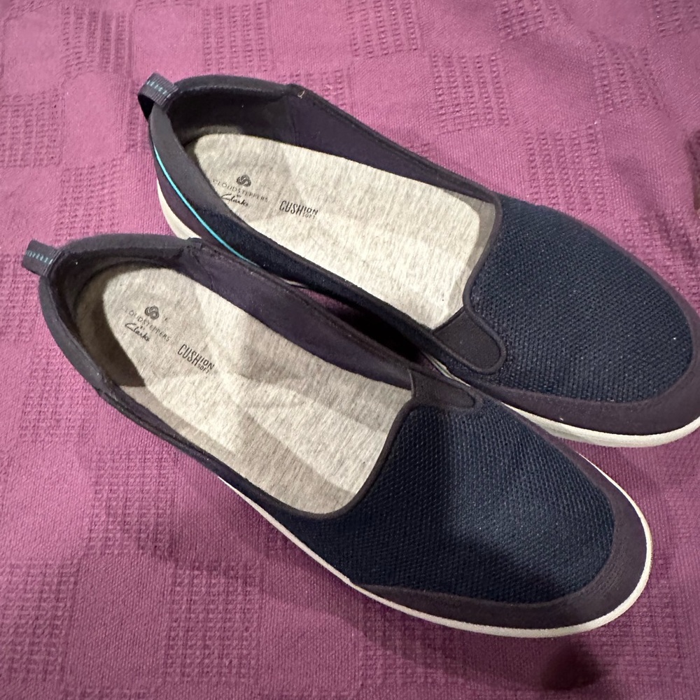 Clarks Navy Slip-On Sneakers with White Trim size 10 $24